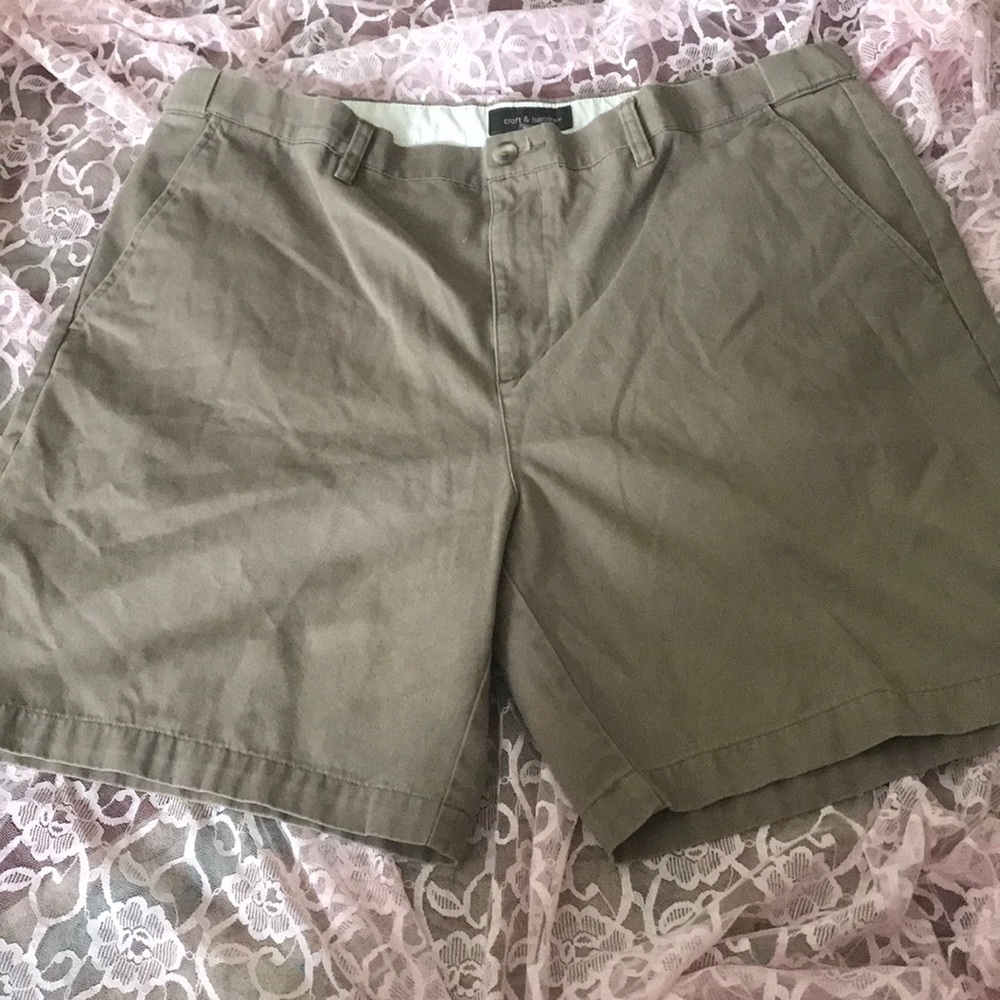 Croft & Barrow Khaki Shorts Large Pockets Cotton